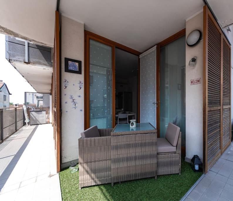 Appartamento Caterina A 5 Minuti Da Milano Fiere E San Siro Con Wifi-Netflix-Free Parking Bagian luar foto