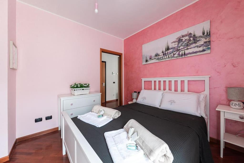 Appartamento Caterina A 5 Minuti Da Milano Fiere E San Siro Con Wifi-Netflix-Free Parking Bagian luar foto