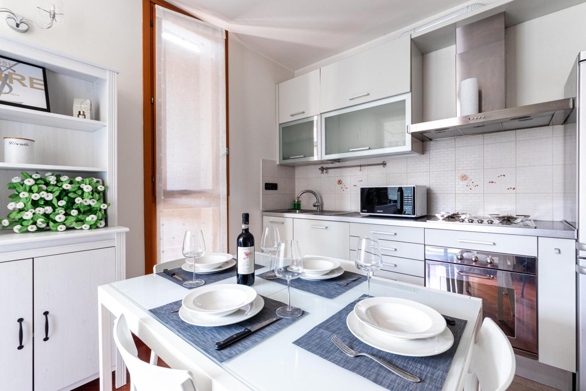 Appartamento Caterina A 5 Minuti Da Milano Fiere E San Siro Con Wifi-Netflix-Free Parking Bagian luar foto